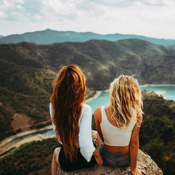 Две подруги