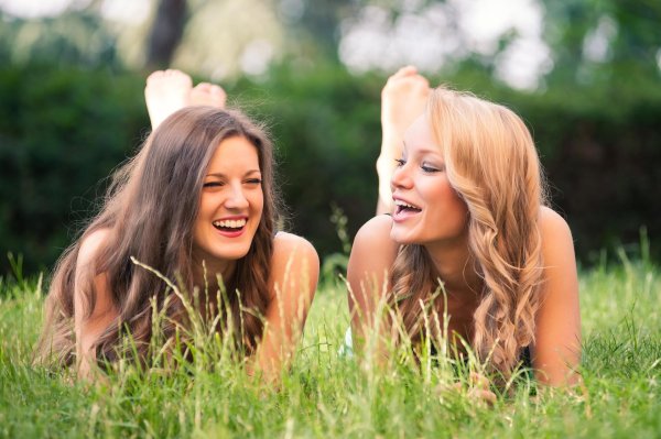 Две подруги