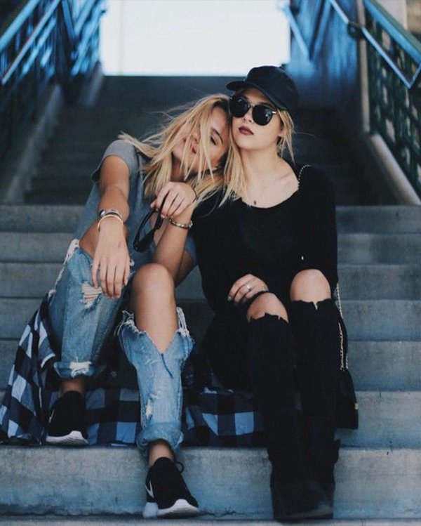 Две подруги