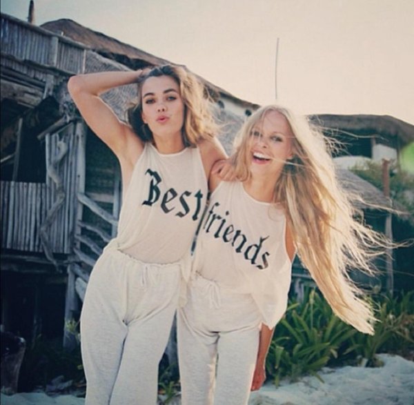 Две подруги