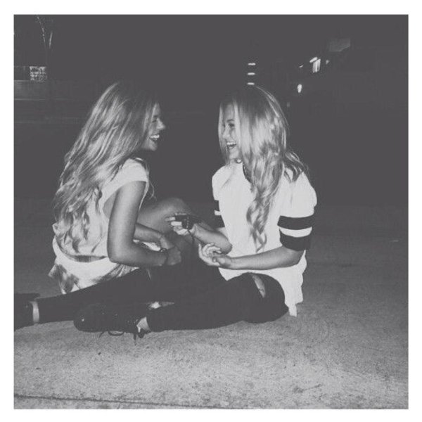 Две подруги