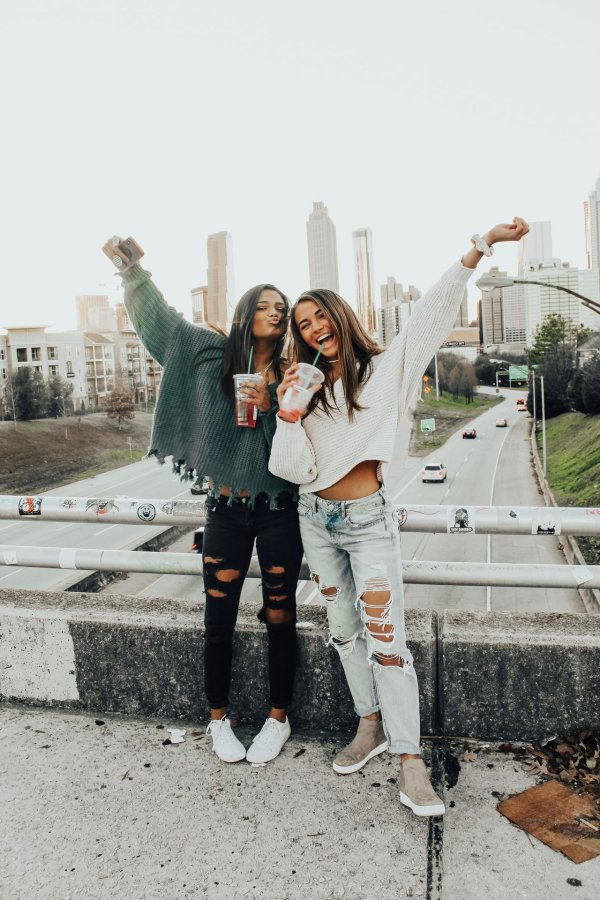 Две подруги