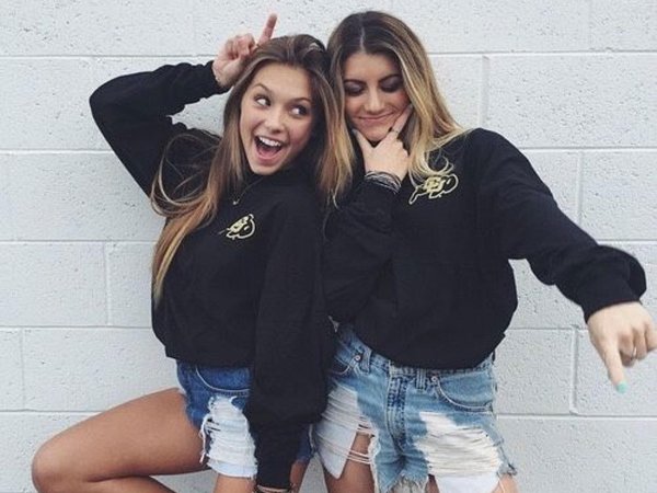 Две подруги