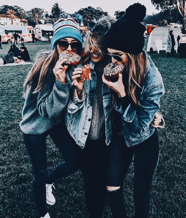 Две подруги