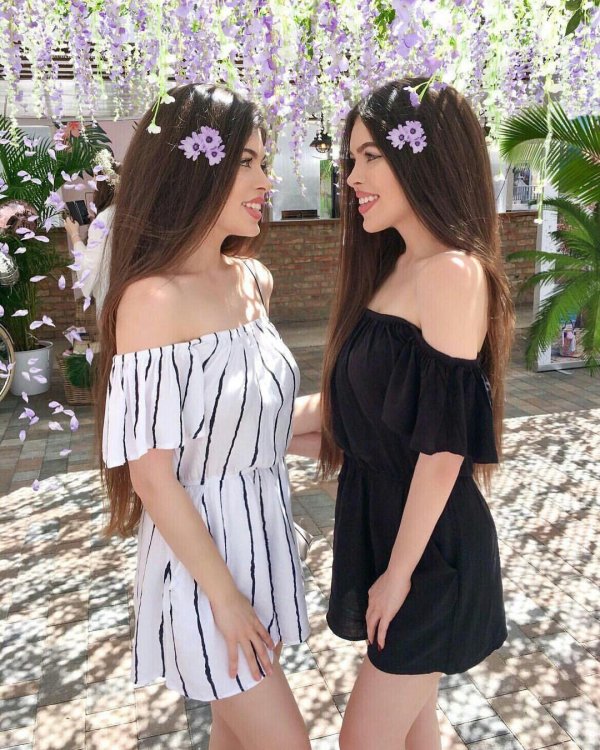 Две подруги