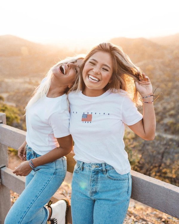 Две подруги