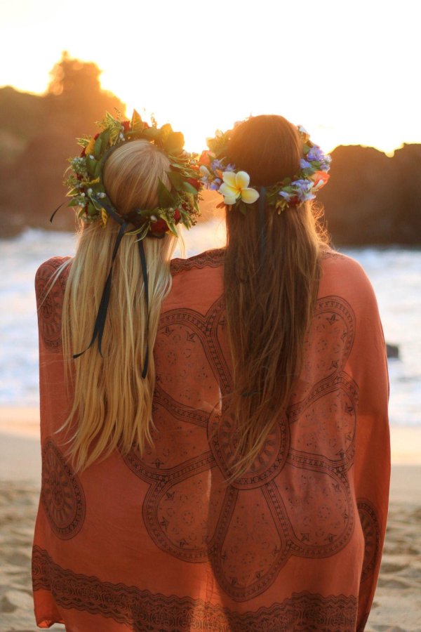 Две подруги