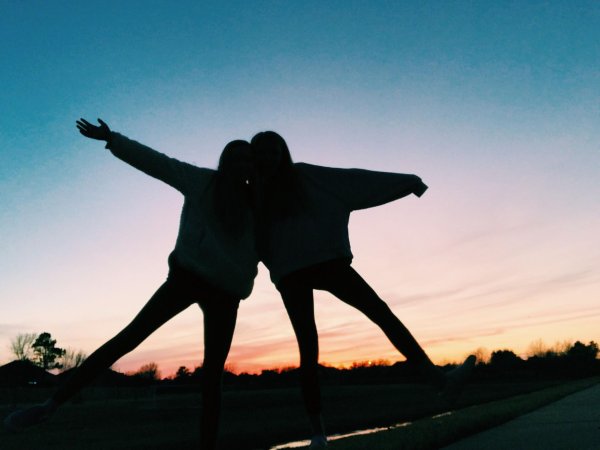 Две подруги