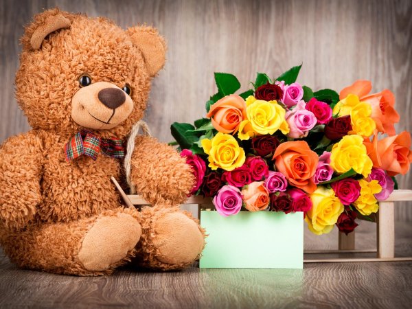 мишка и цветы