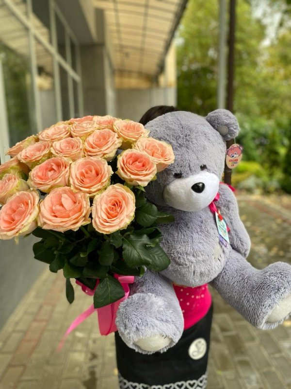 цветы и мишка