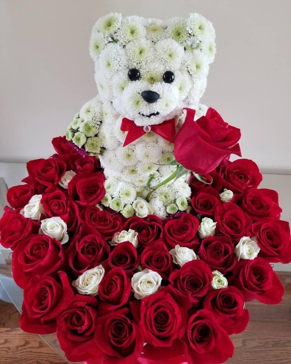 медведь из цветов