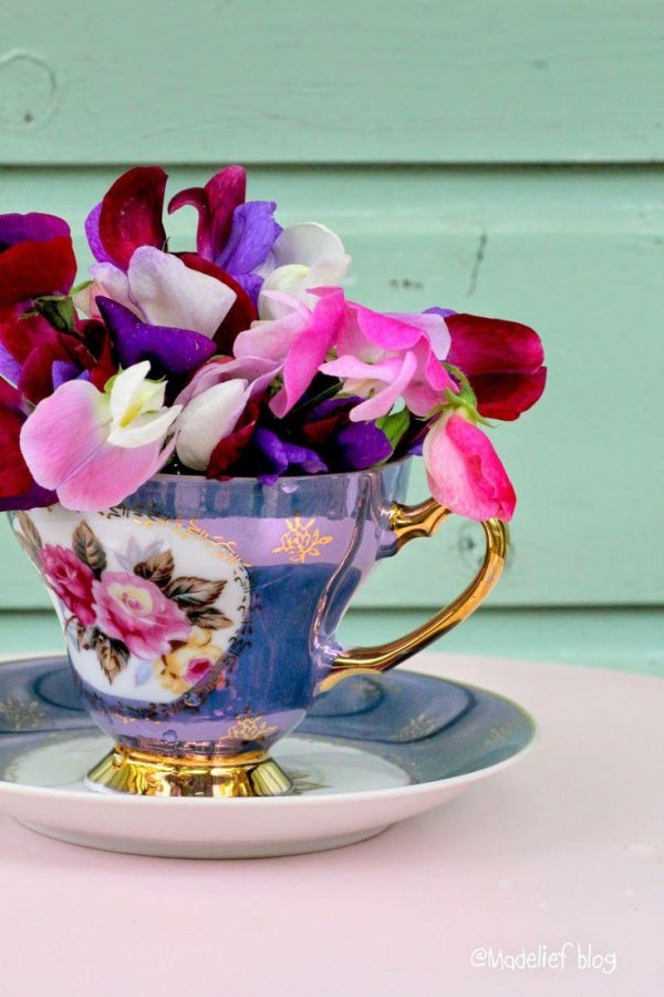 красивая чайная пара