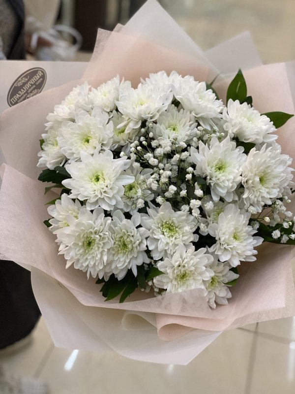 букет из белых хризантем