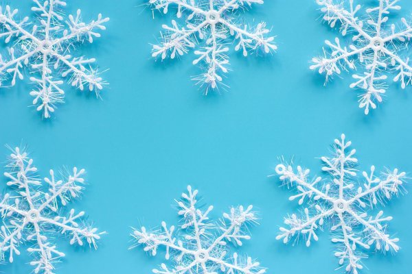 Снежинки зима