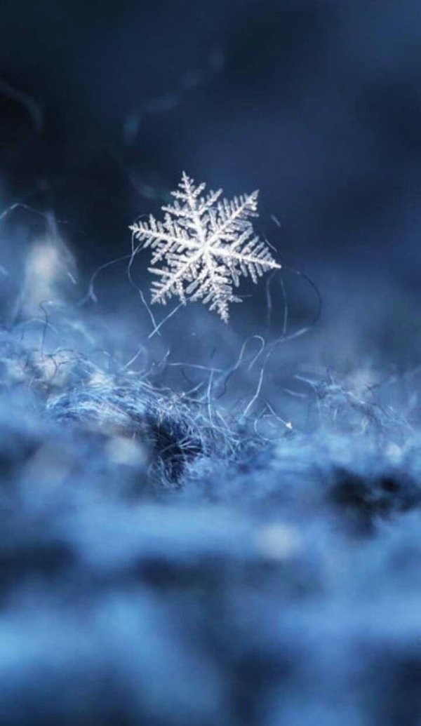 Снежинки зима