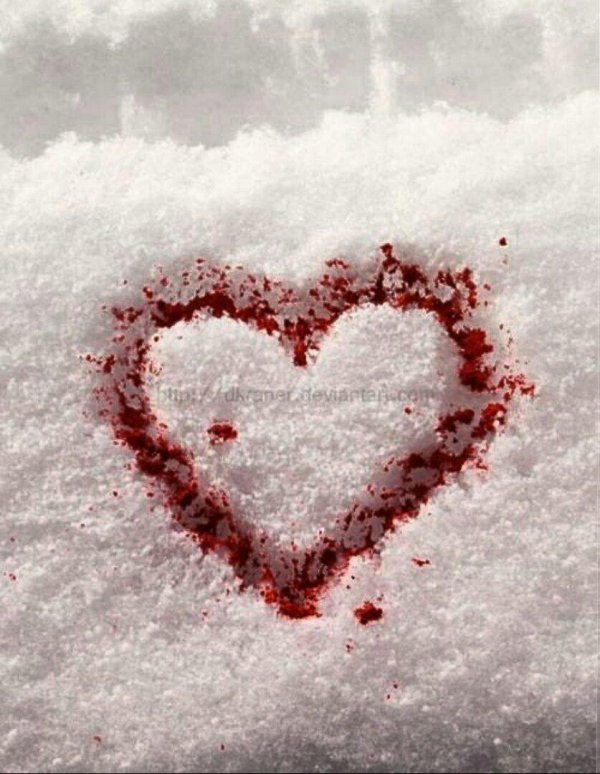 Зима с сердечком на снегу