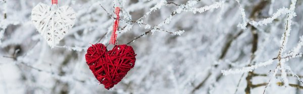 Зима с сердечком на снегу