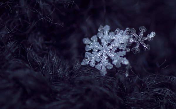 На рабочий стол зима снежинки