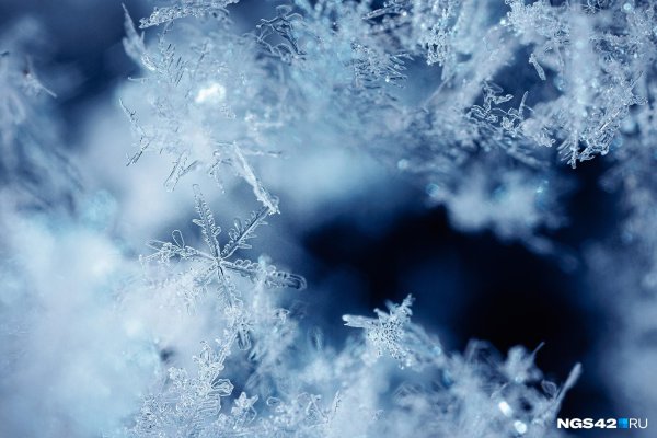 На рабочий стол зима снежинки