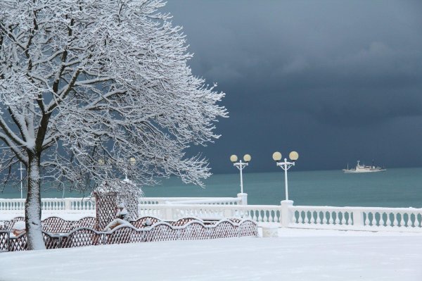 Зима на море