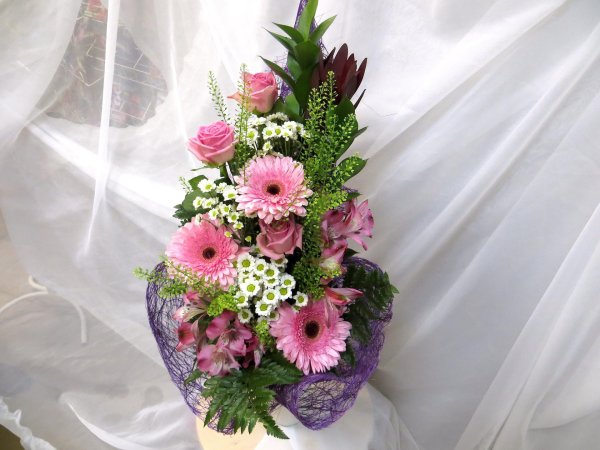 каскадные букеты