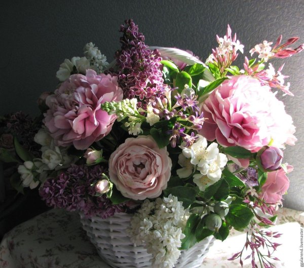 букет пионы и сирень