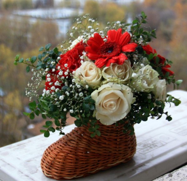 красивые букеты в корзинках
