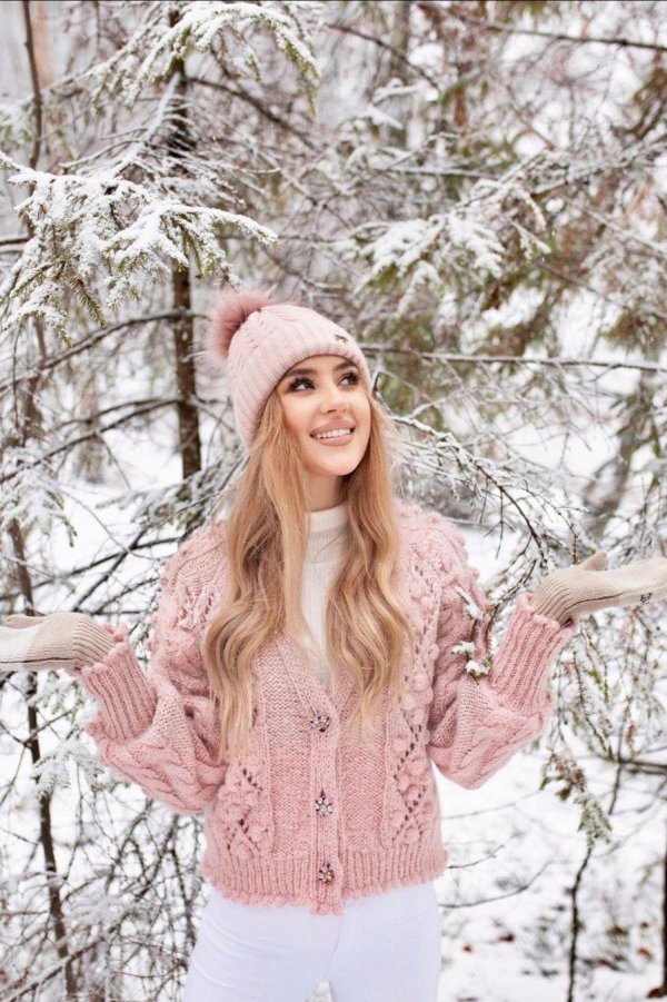 Розовая зима