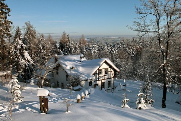 Дом и зима