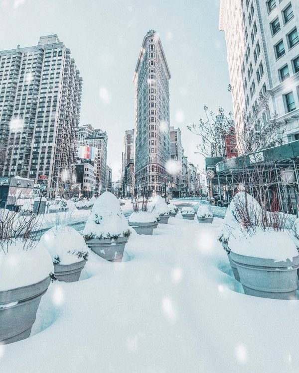 Утро зима город