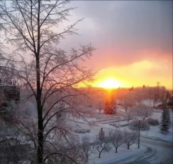 Утро зима город