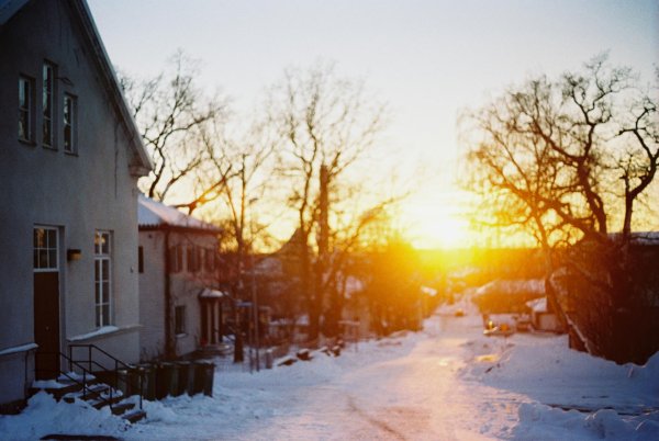 Утро зима город