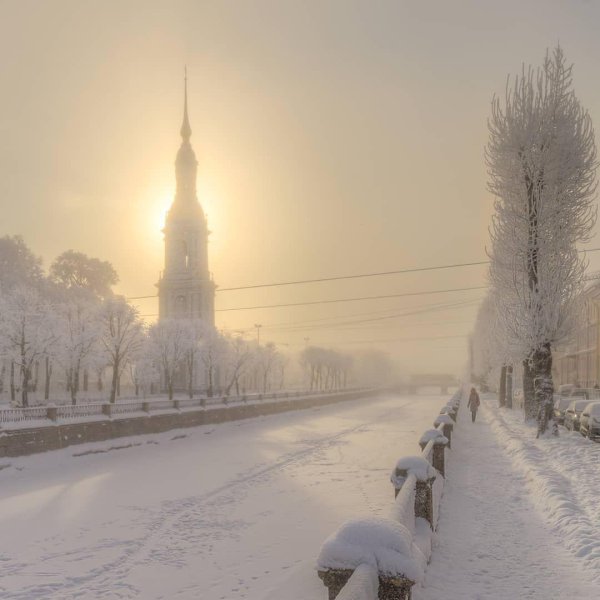 Утро зима город