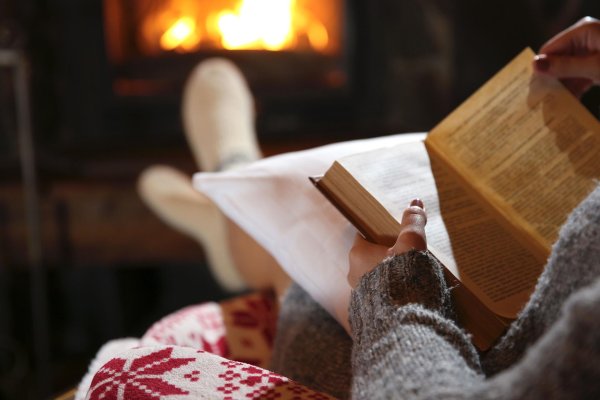 Книга и зима