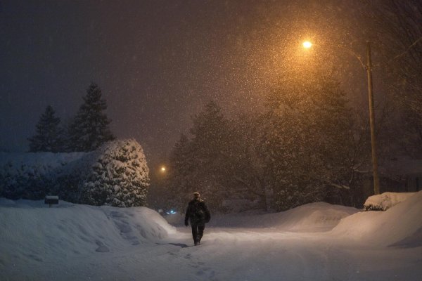 Зима вечер снег