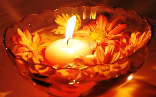 свечи и подсвечники