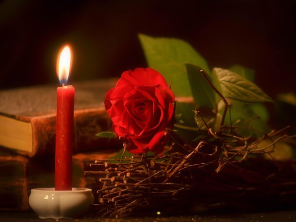 открытка со свечой памяти