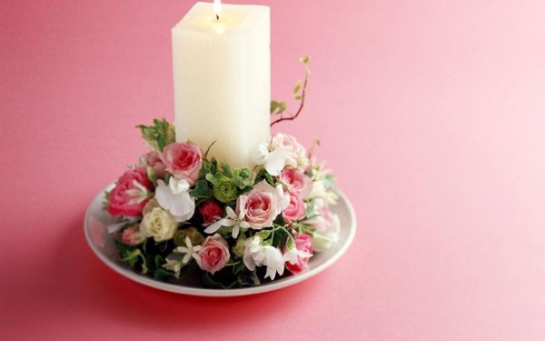 цветочная композиция со свечой