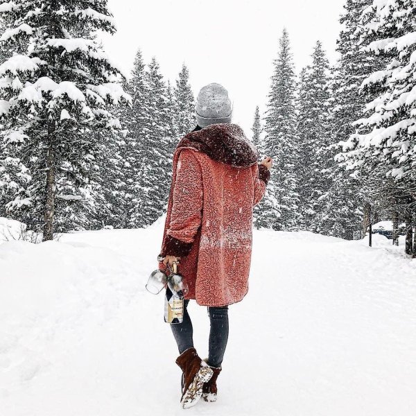 Брюнетки со спины зима