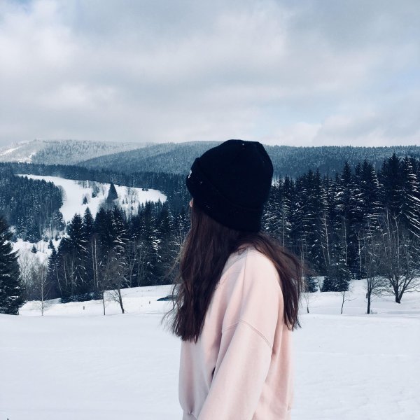 Брюнетки со спины зима