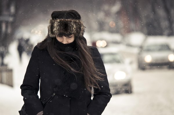 Брюнетки со спины зима