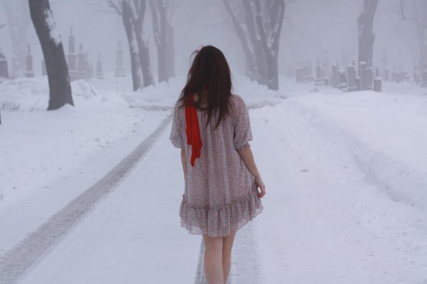 Брюнетки со спины зима