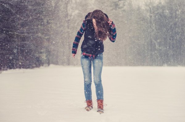 Брюнетки со спины зима