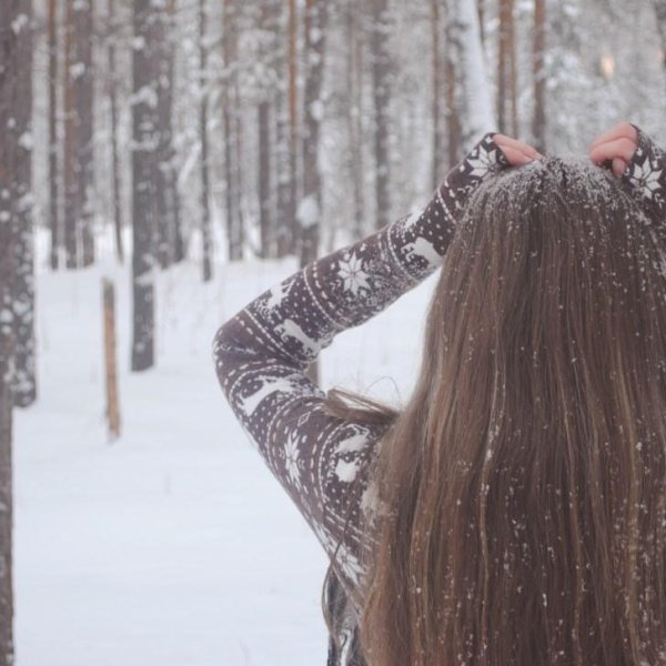 Брюнетки со спины зима