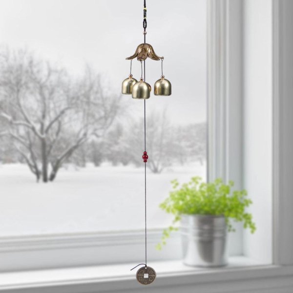 За окном зима с надписями