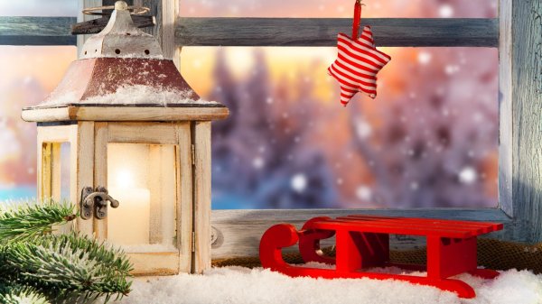 За окном зима с надписями