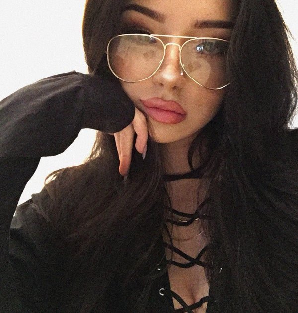 Девушка хулиганка