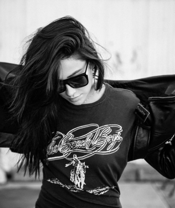 Девушка хулиганка