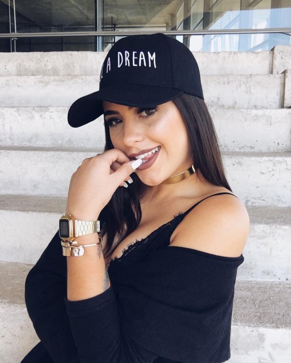 Девушка хулиганка