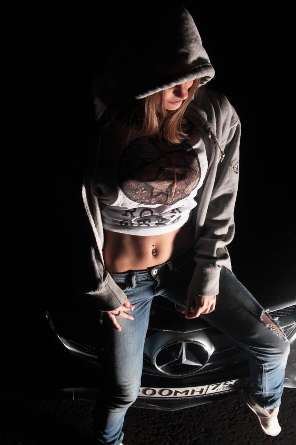 Девушка хулиганка